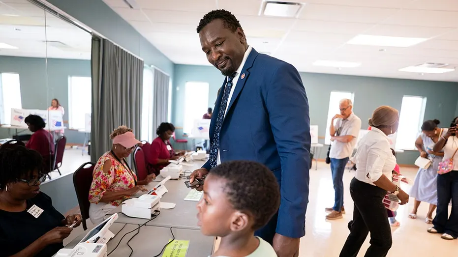 Ex-pro basketball player wins shot at becoming next governor of South Carolina