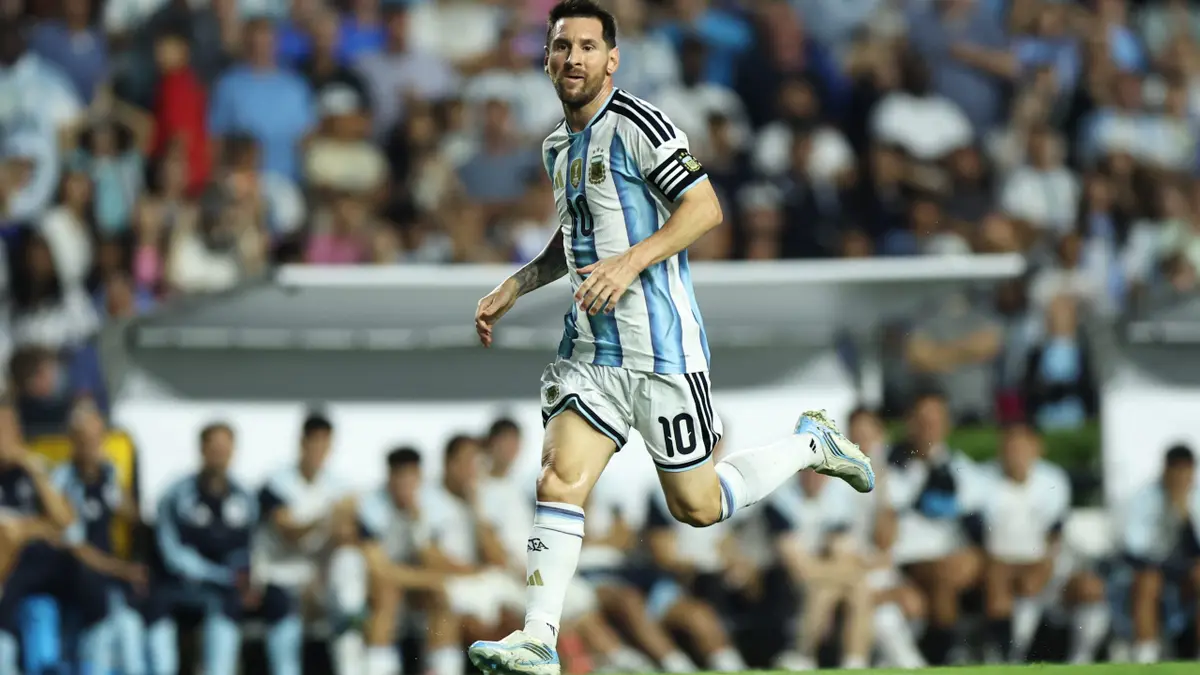 Messi and Argentina Conclude US Tour with Pre-World Cup Victory Against Iceland