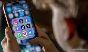 UK Plans to Ban Social Media for Under-16s, Starmer States
