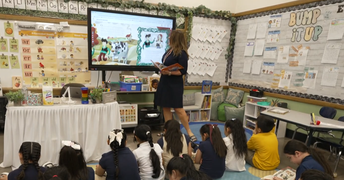 U.S. Teachers Take on Second Jobs Amidst Economic Hardship