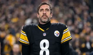 Aaron Rodgers' Weekend of Rumors: No Steelers Meeting, Decision Still Undecided