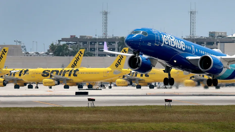 Airline Offers $99 Fares Amid Spirit Shutdown Stranding Thousands