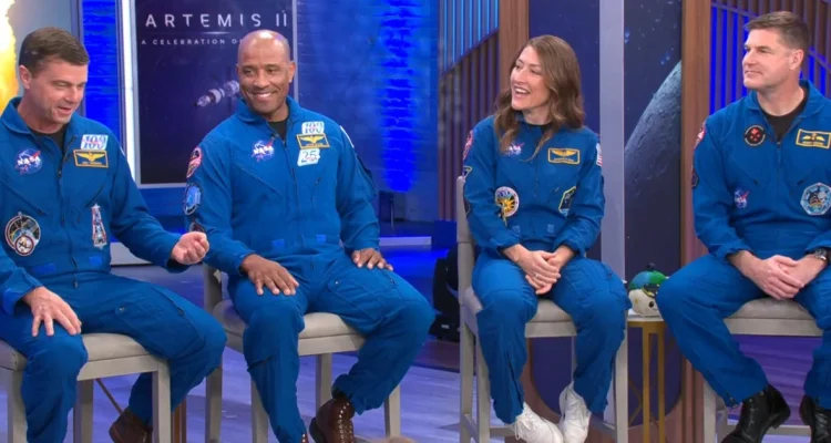 Artemis Crew Members Share Post-Splashdown Snack