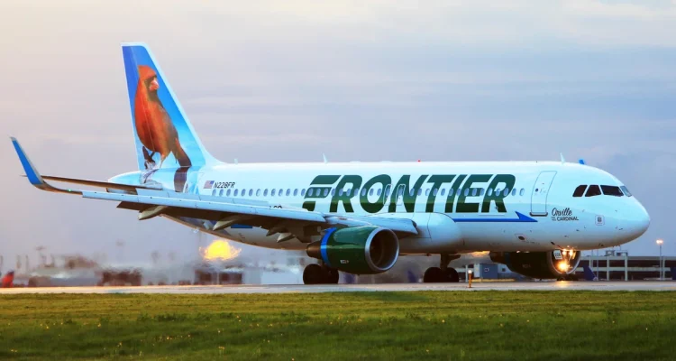 Audio captures Frontier plane hitting pedestrian on runway