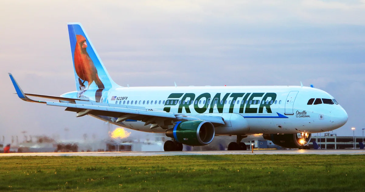 Audio captures Frontier plane hitting pedestrian on runway