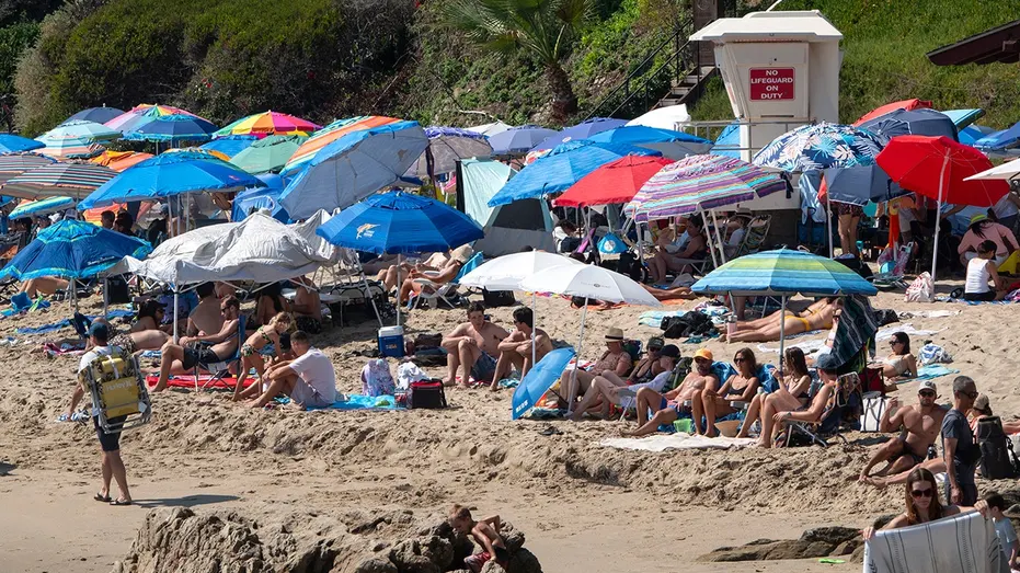 Beachfront Vacation Spot Imposes Fines on Sun Shades and Canopies
