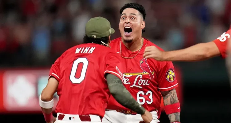 Cardinals fans in an empty section create electric scene during walk-off win over Royals