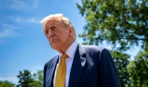 CBS News poll: Many frustrated with Trump's economic policies