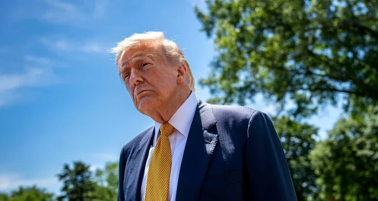 CBS News poll: Many frustrated with Trump's economic policies