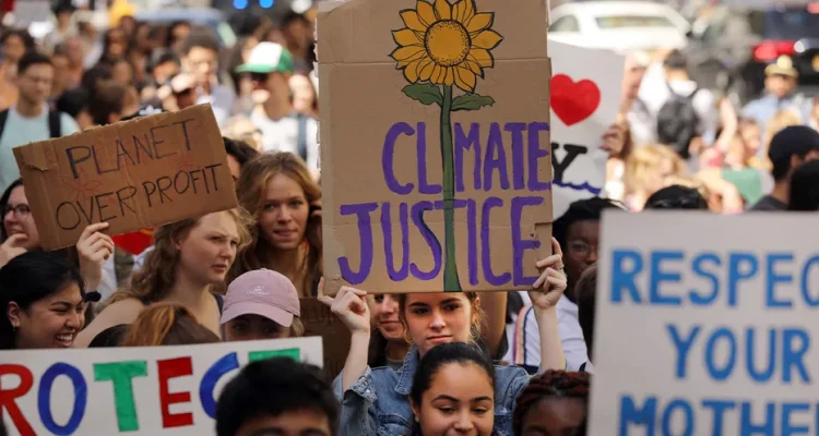 Conservatives Criticize Couple's 'Climate Refugee' Story After Troubled Texas Journey
