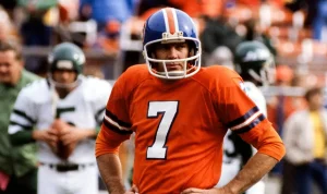 Craig Morton, Broncos Quarterback and Super Bowl Pioneer, Dies at 83
