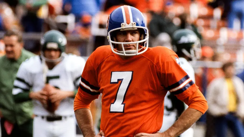 Craig Morton, Broncos Quarterback and Super Bowl Pioneer, Dies at 83