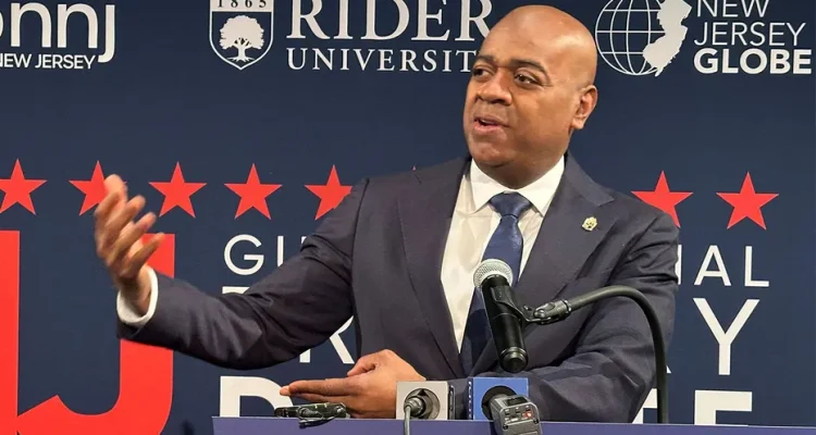 Democrat Mayor Faces Voters Amidst ICE Protest Arrest in Re-election Bid