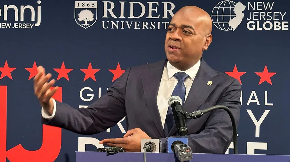 Democrat Mayor Faces Voters Amidst ICE Protest Arrest in Re-election Bid