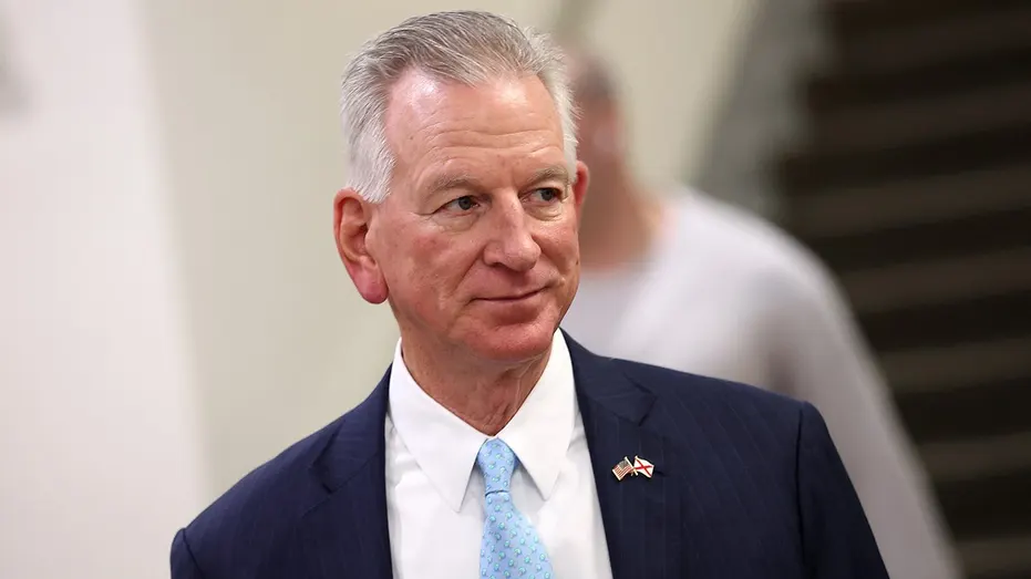 Democrats in Alabama Unite Behind Former Senator to Face Tuberville in November