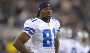 Hall of Fame receiver Terrell Owens accuses longtime manager of 'stealing' from him: 'Liar and a thief'