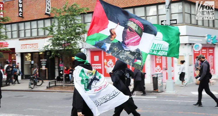 Hamas and Hezbollah flags seen at anti-Israel protest shortly after Mamdani condemns terror plot against Jews