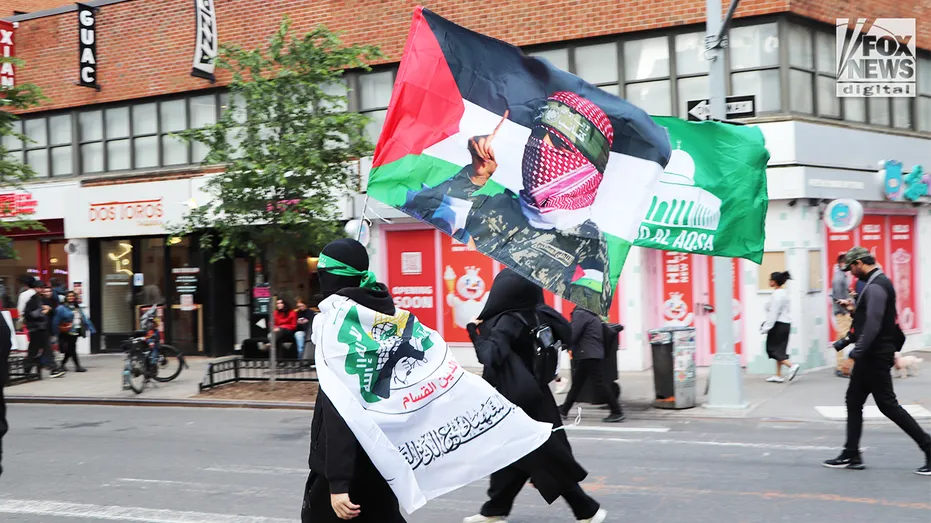 Hamas and Hezbollah flags seen at anti-Israel protest shortly after Mamdani condemns terror plot against Jews