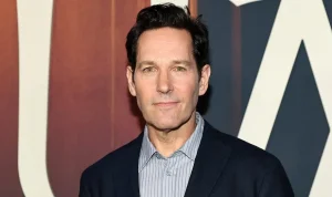 hollywood-actor-calls-airplane-mode-nonsense-on-podcast-93824 Hollywood Actor Calls Airplane Mode 'Nonsense' on Podcast