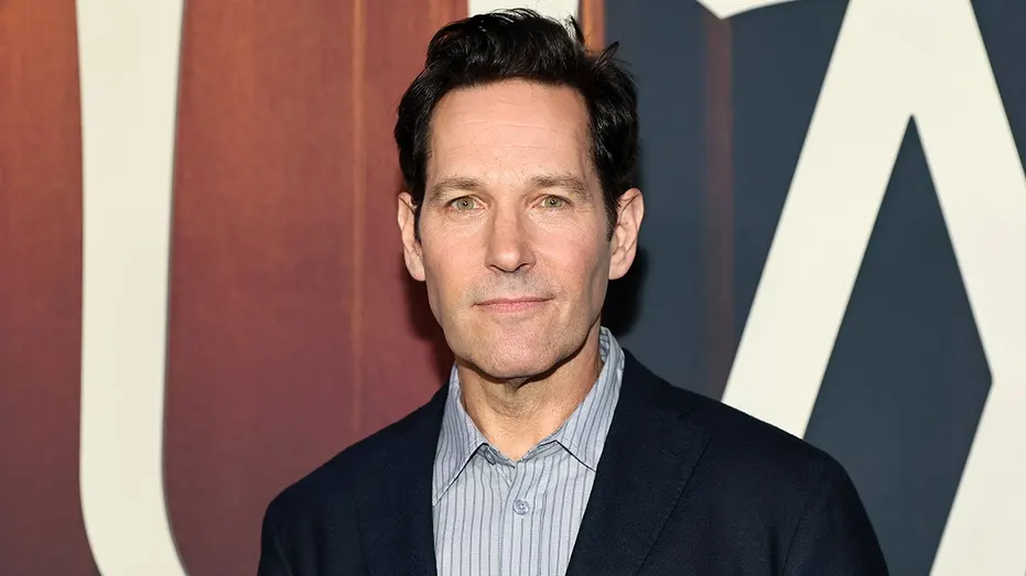 Hollywood Actor Calls Airplane Mode 'Nonsense' on Podcast