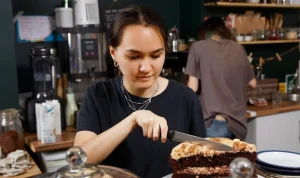 How Young Adults Can Make the Most of Their Summer Job