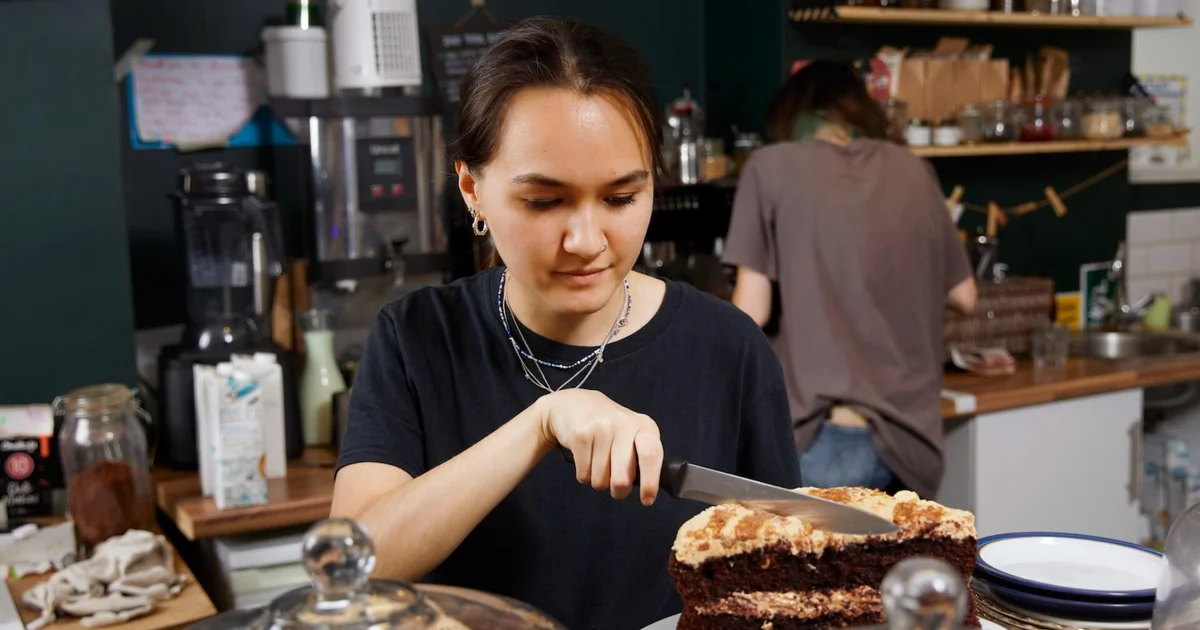 How Young Adults Can Make the Most of Their Summer Job