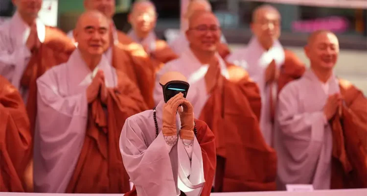 Humanoid Robot 'Gabi' Ordained as Buddhist Monk, Vows Devotion to 'Holy Buddha