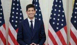 Kevin Warsh Assumes Role as New Fed Chair, Succeeding Powell