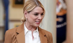 key-factors-in-thyroid-cancer-prognosis-after-pam-bondis-diagnosis-46168 Key Factors in Thyroid Cancer Prognosis After Pam Bondi's Diagnosis