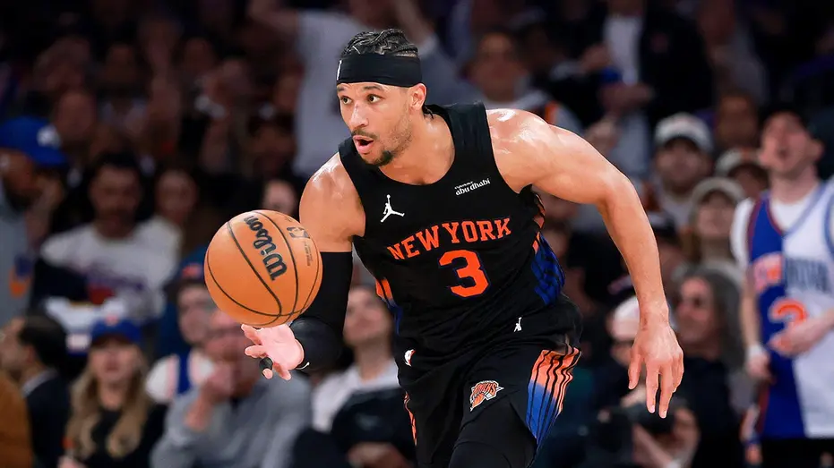 Knicks dominate Cavaliers in Game 2 to take a commanding 2-0 series lead after Josh Hart's career-high performance