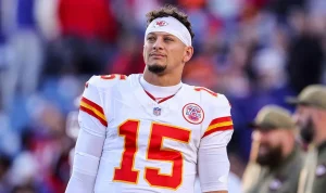 mahomes-joins-chiefs-otas-with-knee-brace-eyeing-week-1-69713 Mahomes Joins Chiefs OTAs with Knee Brace, Eyeing Week 1