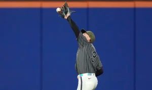 Mets Edge Out Yankees After Benge's Costly Mistake in Subway Series
