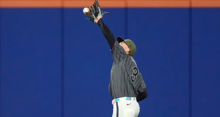 Mets Edge Out Yankees After Benge's Costly Mistake in Subway Series