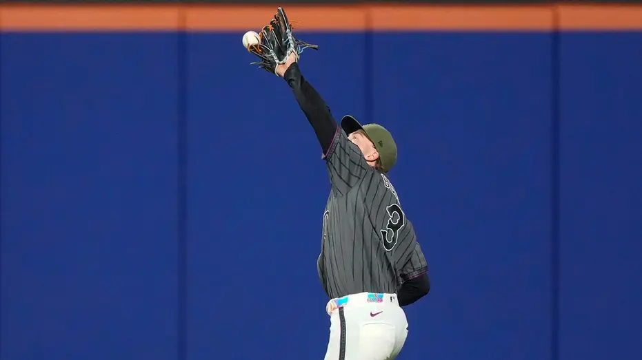Mets Edge Out Yankees After Benge's Costly Mistake in Subway Series