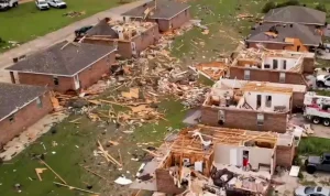 Mississippi tornadoes destroy homes, leaving residents displaced