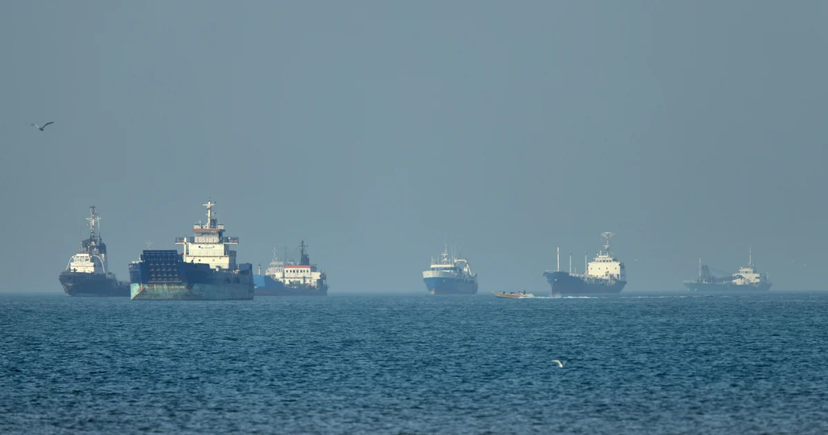 Navy Ships Diverted to Avoid Iranian Mine Threat