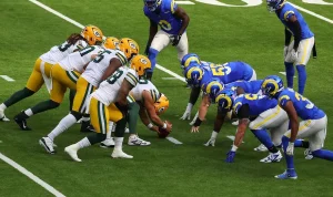 NFL's Inaugural Thanksgiving Eve Game Between Packers and Rams to Stream on Netflix