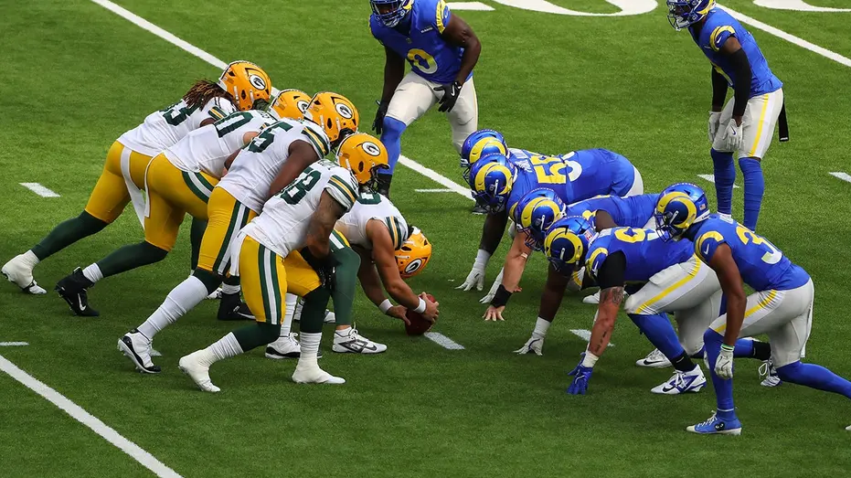 NFL's Inaugural Thanksgiving Eve Game Between Packers and Rams to Stream on Netflix
