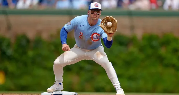 Nico Hoerner's Stunning Between-the-Legs Throw Leads to Incredible Play