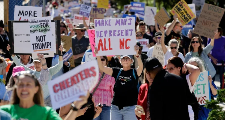 North Carolina lawmakers approve new congressional district boundaries
