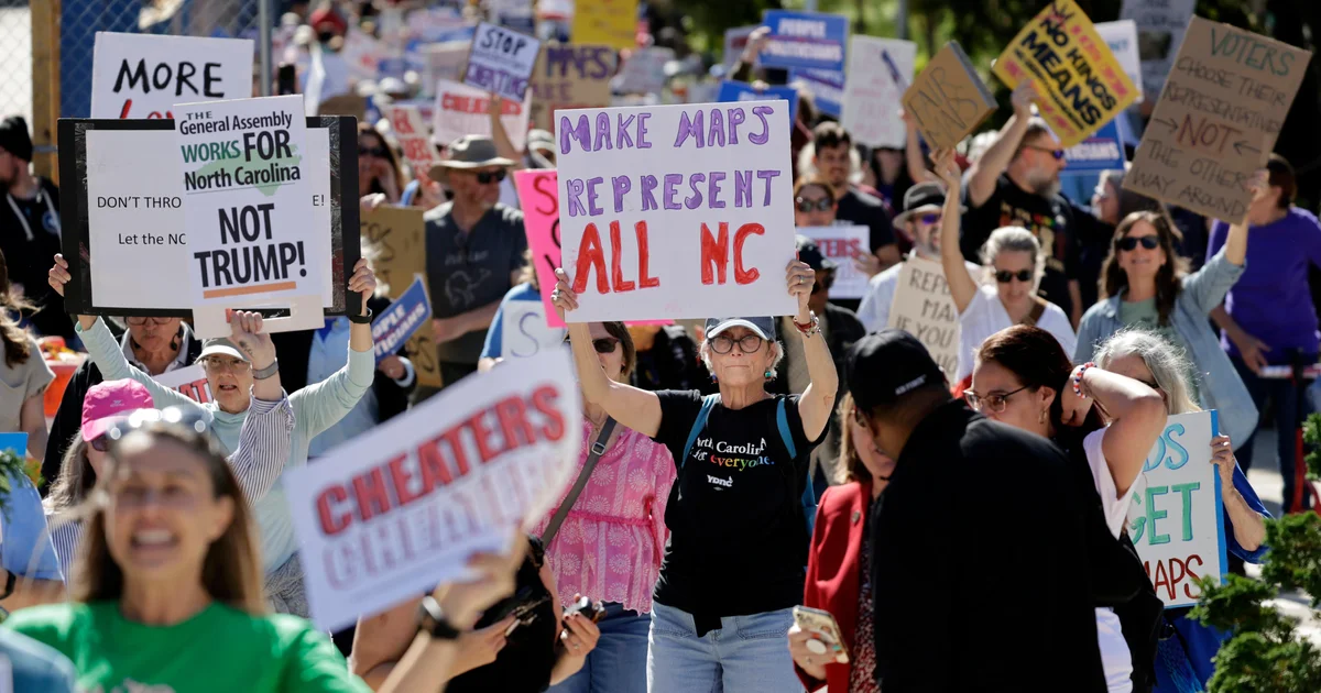 North Carolina lawmakers approve new congressional district boundaries