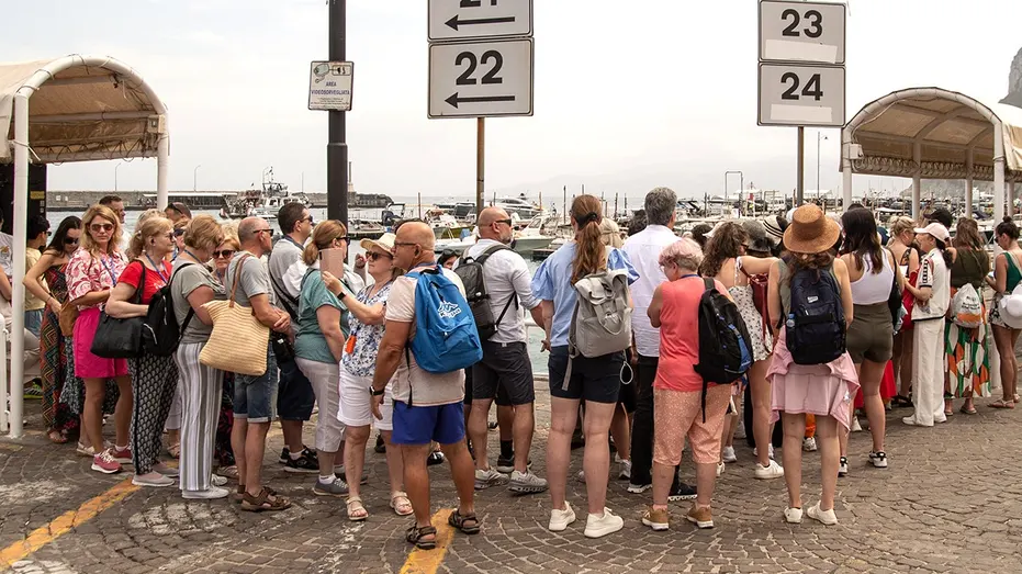 Overcrowded Tourist Hot Spot Becomes Nightmare