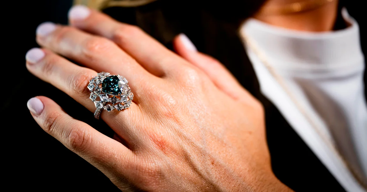 Record-Breaking Blue-Green Diamond Fetches $17.3 Million