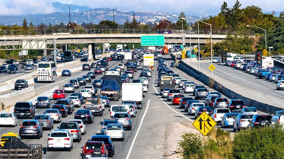 Record Memorial Day Travel Expected, Drivers Warned of Worst Times