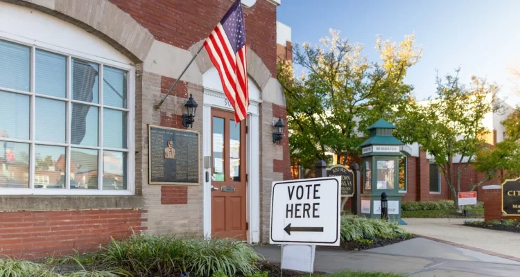 Republicans gain advantage in Virginia ahead of midterms