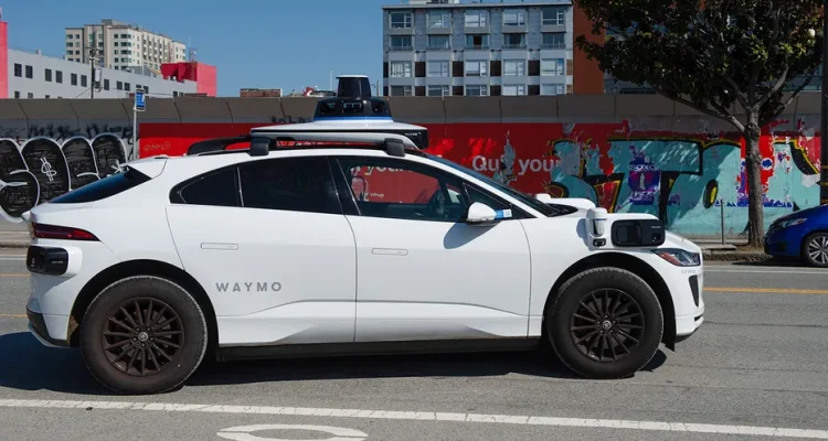 Robotaxi Leaves Airport With Passenger's Luggage