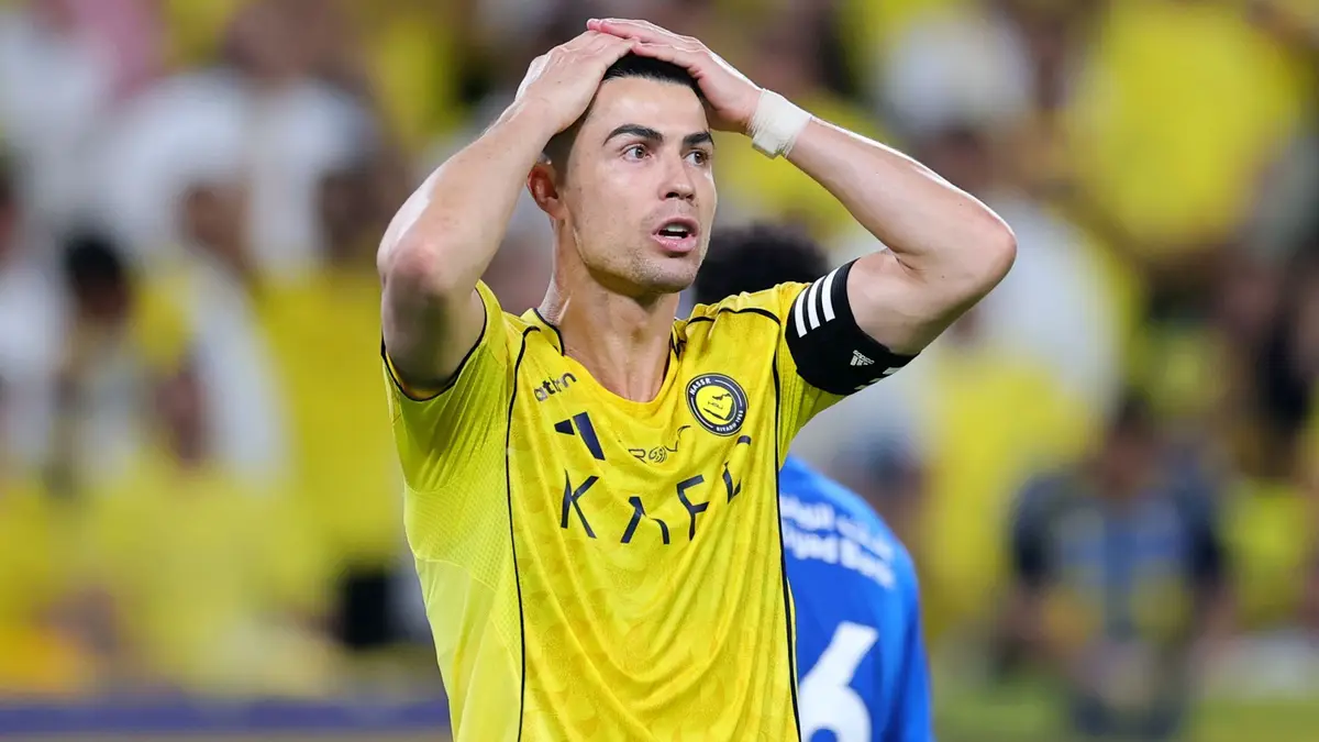 Ronaldo Stunned by Al-Nassr Goalie's Error in Title Race Setback
