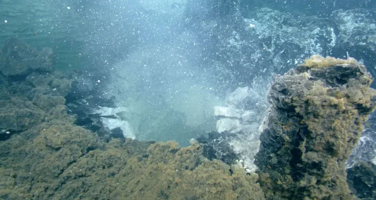 Scientists Forecast Eruption of Underwater Volcano Near Oregon