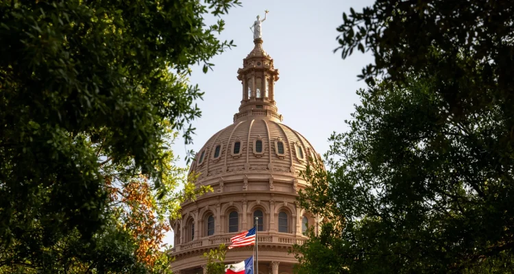 Texas Democrats Return After Fleeing Redistricting Bill