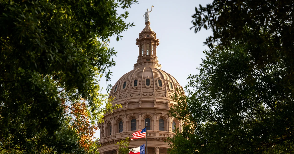 Texas Democrats Return After Fleeing Redistricting Bill
